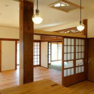 2階建てから平屋へリノベーション　築50年住宅のビフォーアフター