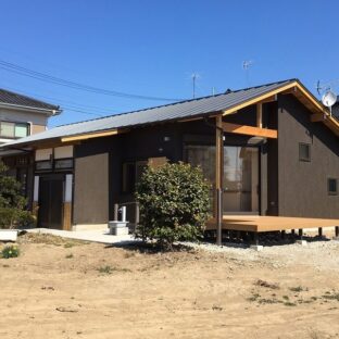 2階建てから平屋へリノベーション　築50年住宅のビフォーアフター